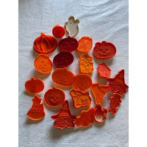 Vintage Halloween Cookie Cutter Set Orange Pumpkins Cat Witch - Picture 1 of 8